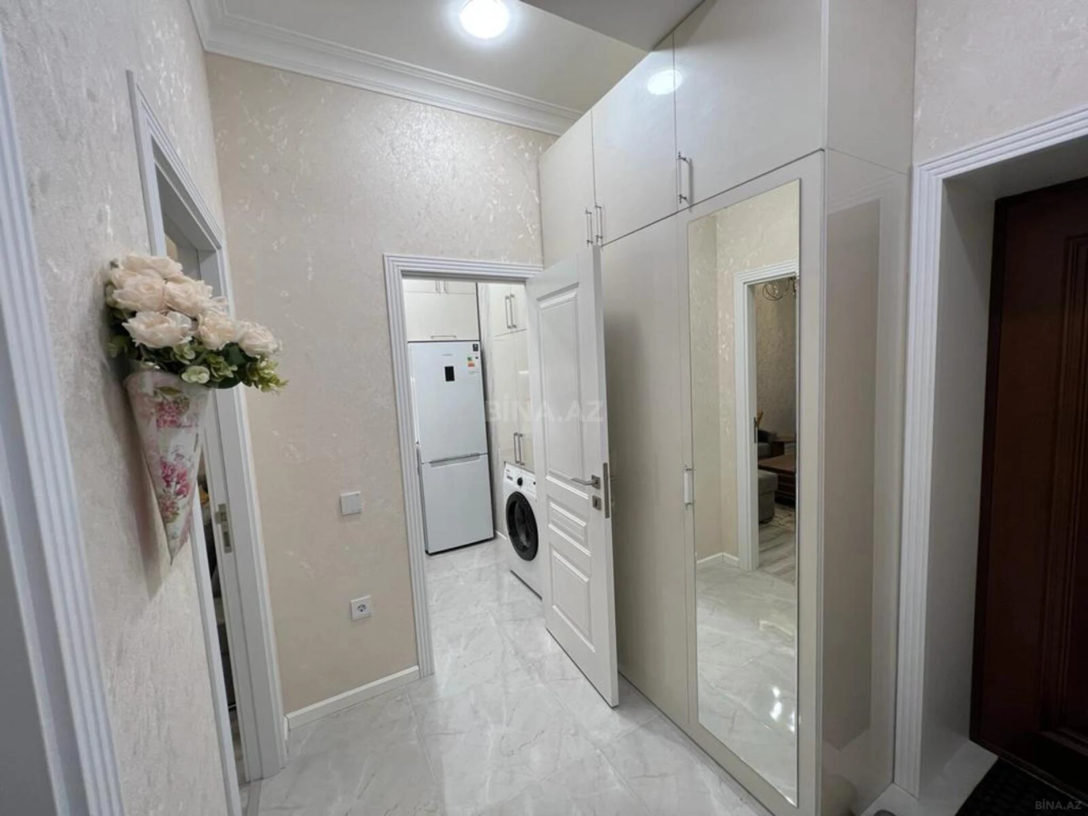 Kirayə verilir 2 otaqlı mənzil 70 m²