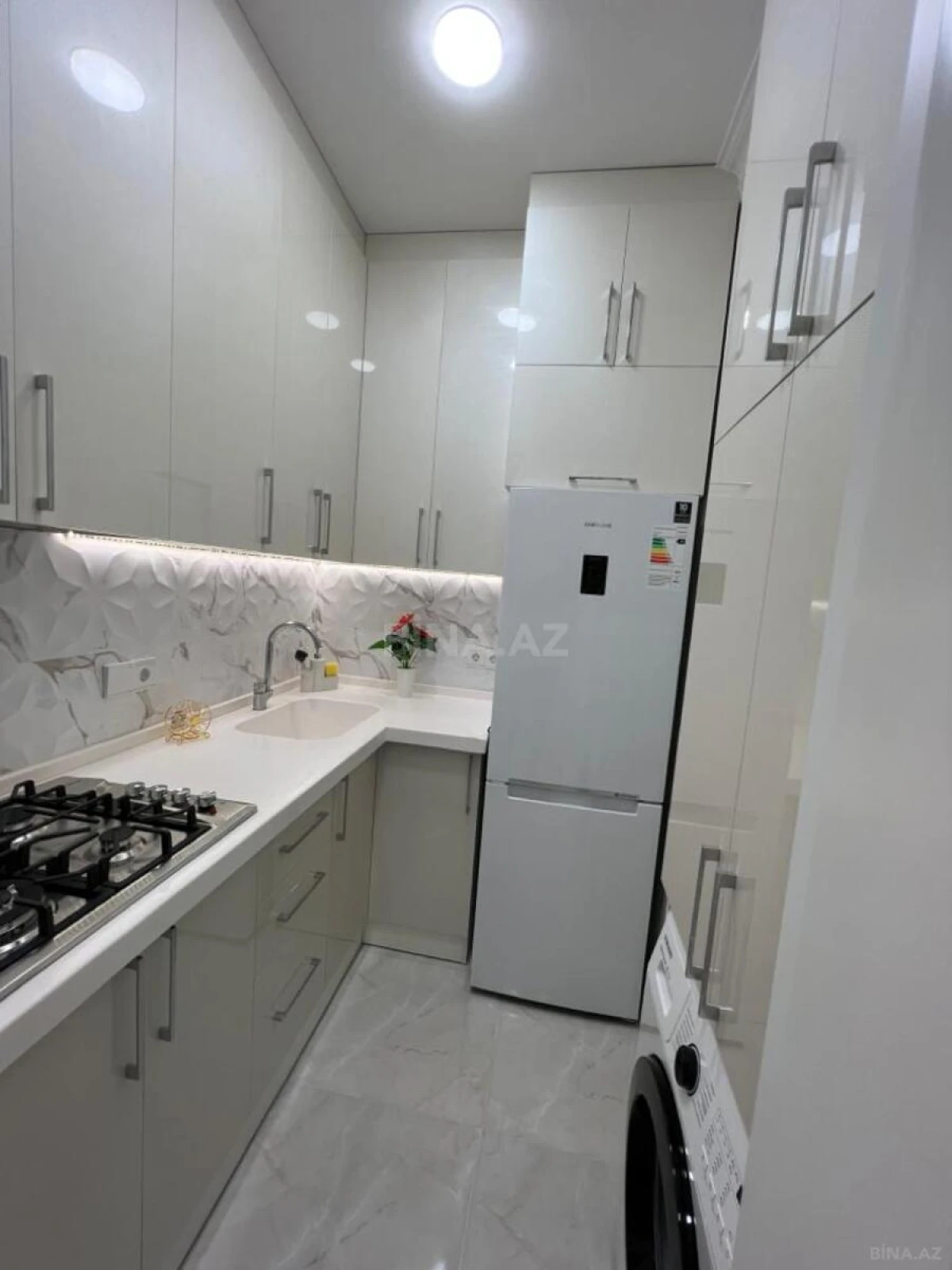 Kirayə verilir 2 otaqlı mənzil 70 m²