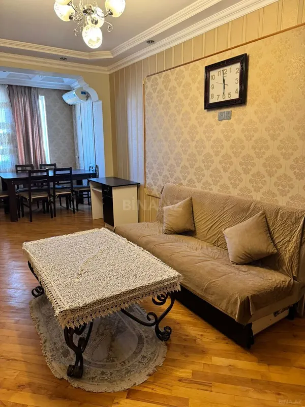 Kirayə verilir 2 otaqlı mənzil 55 m²