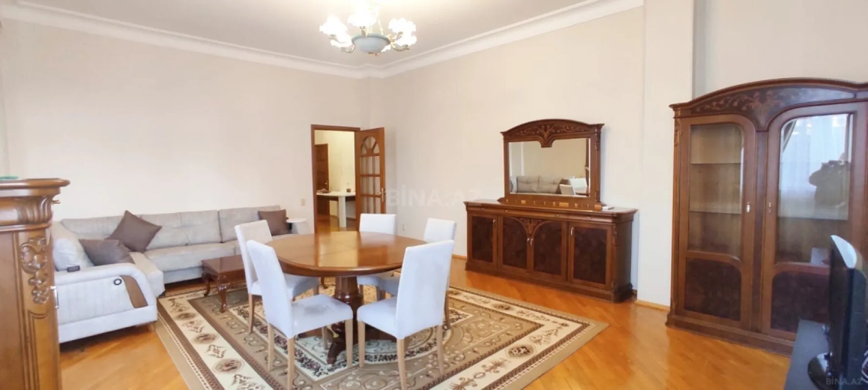 Kirayə verilir 3 otaqlı mənzil 150 m²