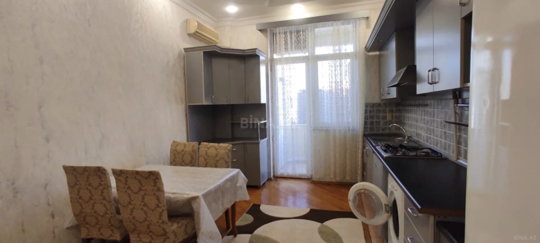 Kirayə verilir 3 otaqlı mənzil 150 m²