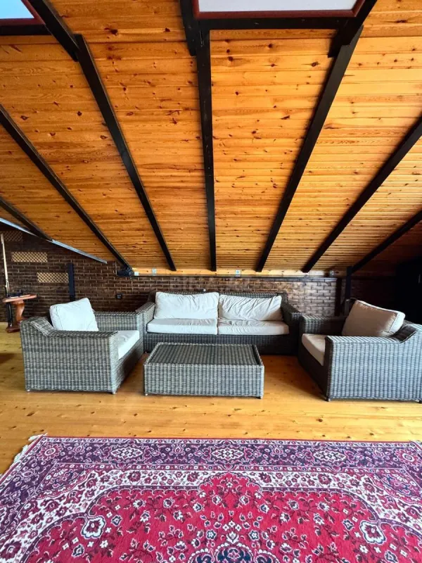 Satılır 6 otaqlı həyət evi 275 m²