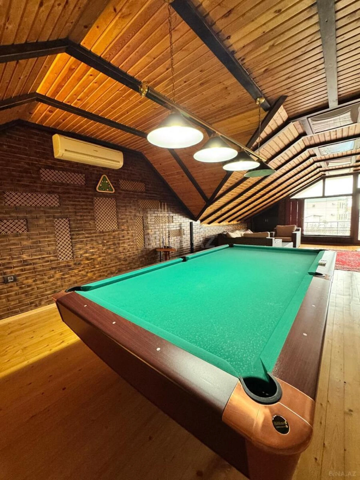 Satılır 6 otaqlı həyət evi 275 m²