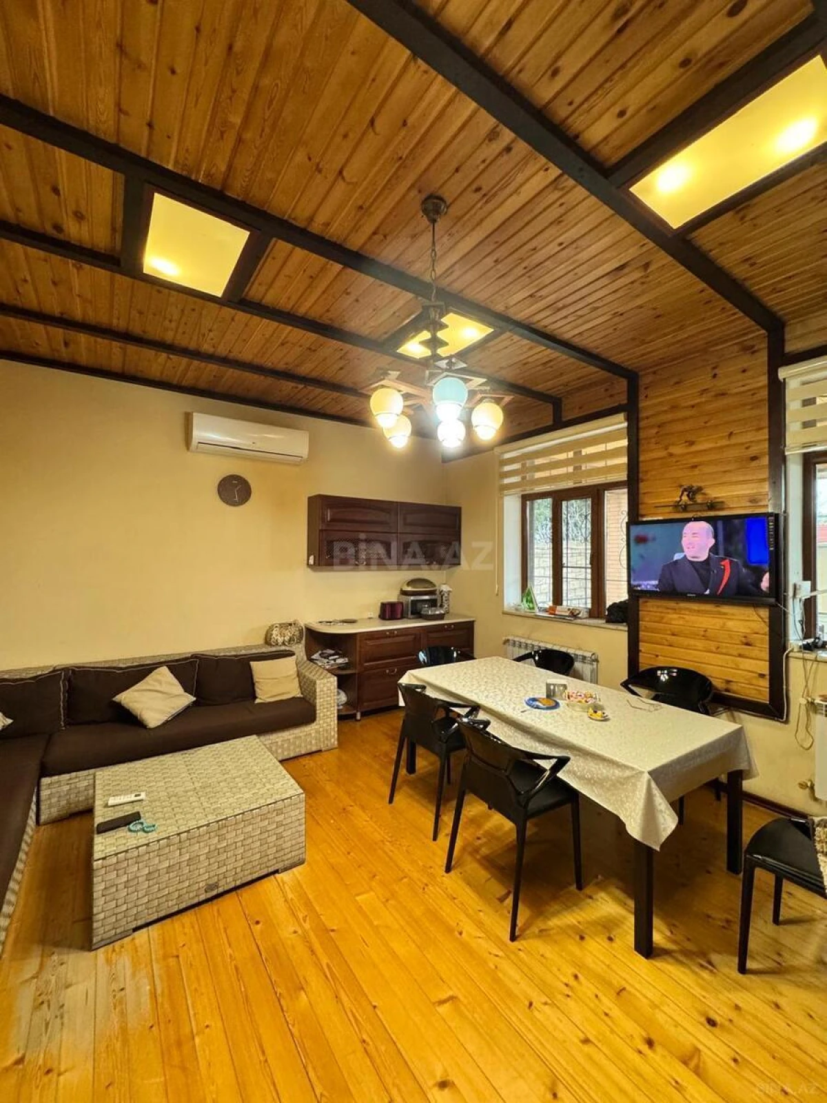 Satılır 6 otaqlı həyət evi 275 m²