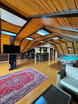 Satılır 6 otaqlı həyət evi 275 m²