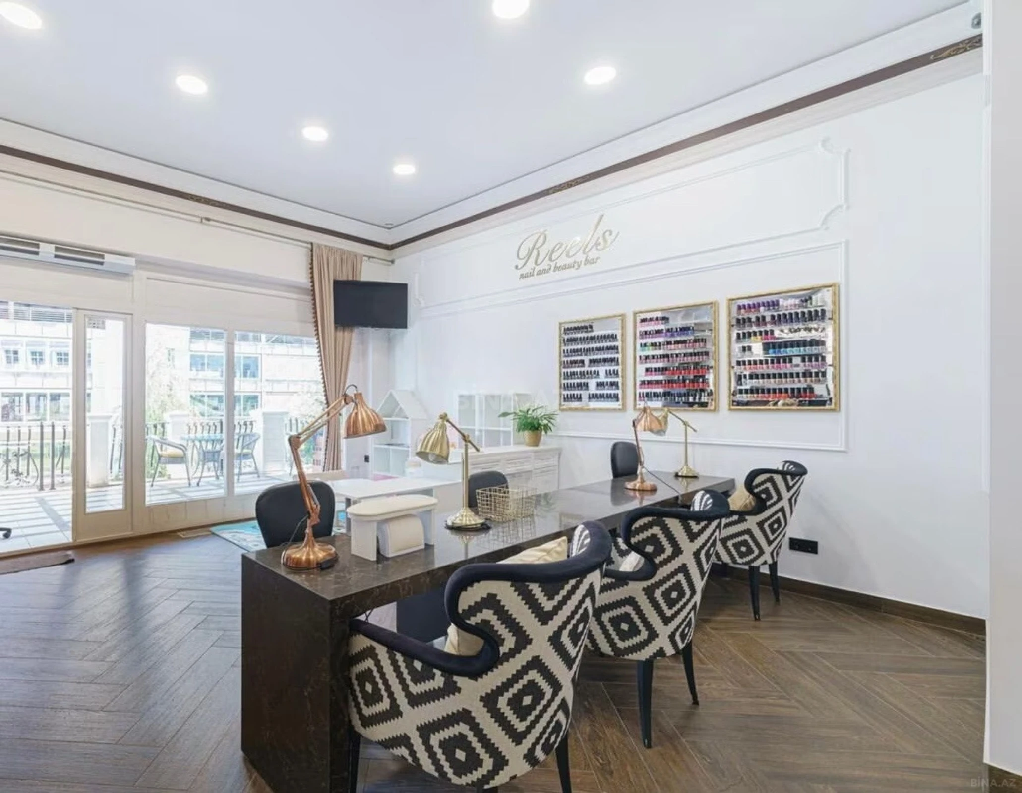 Satılır obyekt 270 m²