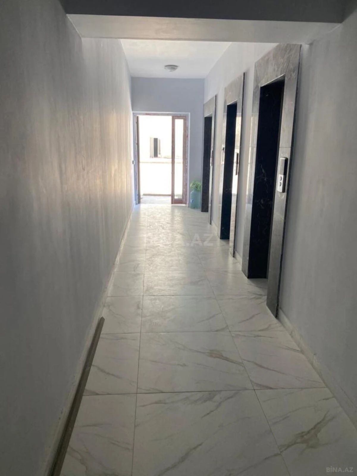 Satılır 2 otaqlı mənzil 78.5 m²