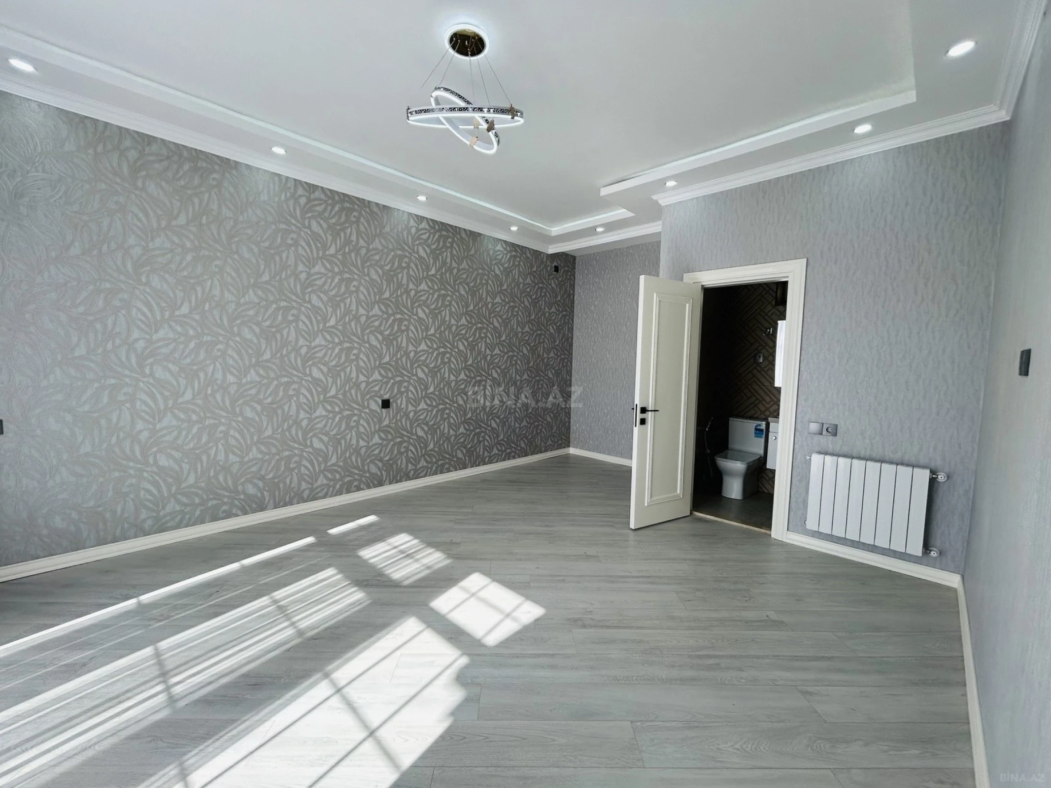Satılır 5 otaqlı həyət evi 300 m²