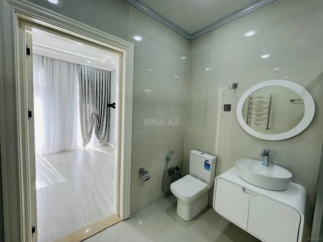 Satılır 5 otaqlı həyət evi 300 m²