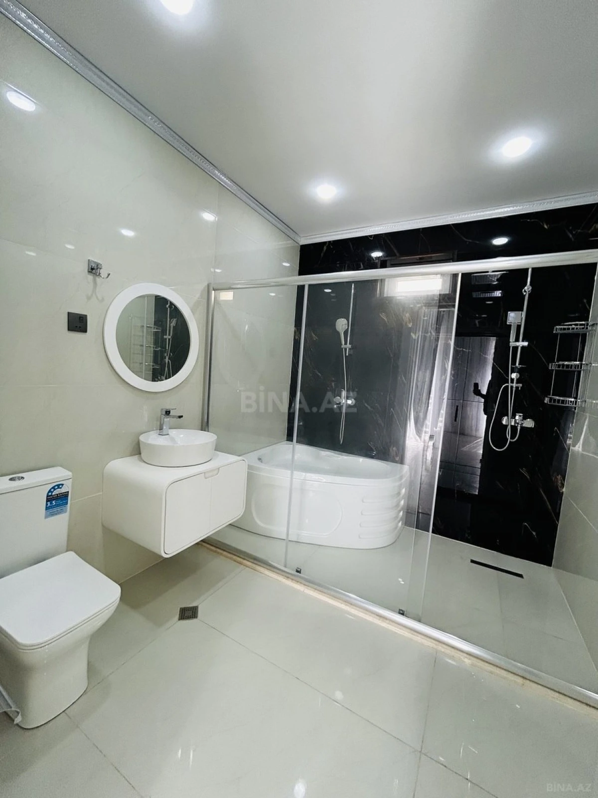 Satılır 5 otaqlı həyət evi 300 m²