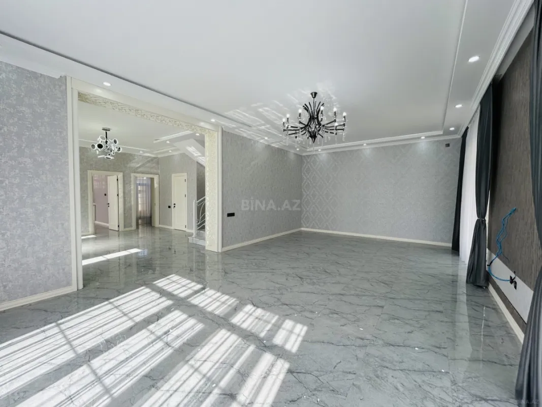 Satılır 5 otaqlı həyət evi 300 m²