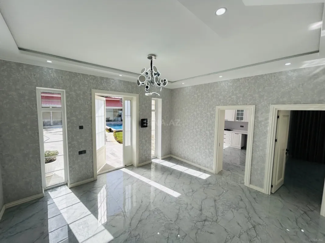 Satılır 5 otaqlı həyət evi 300 m²