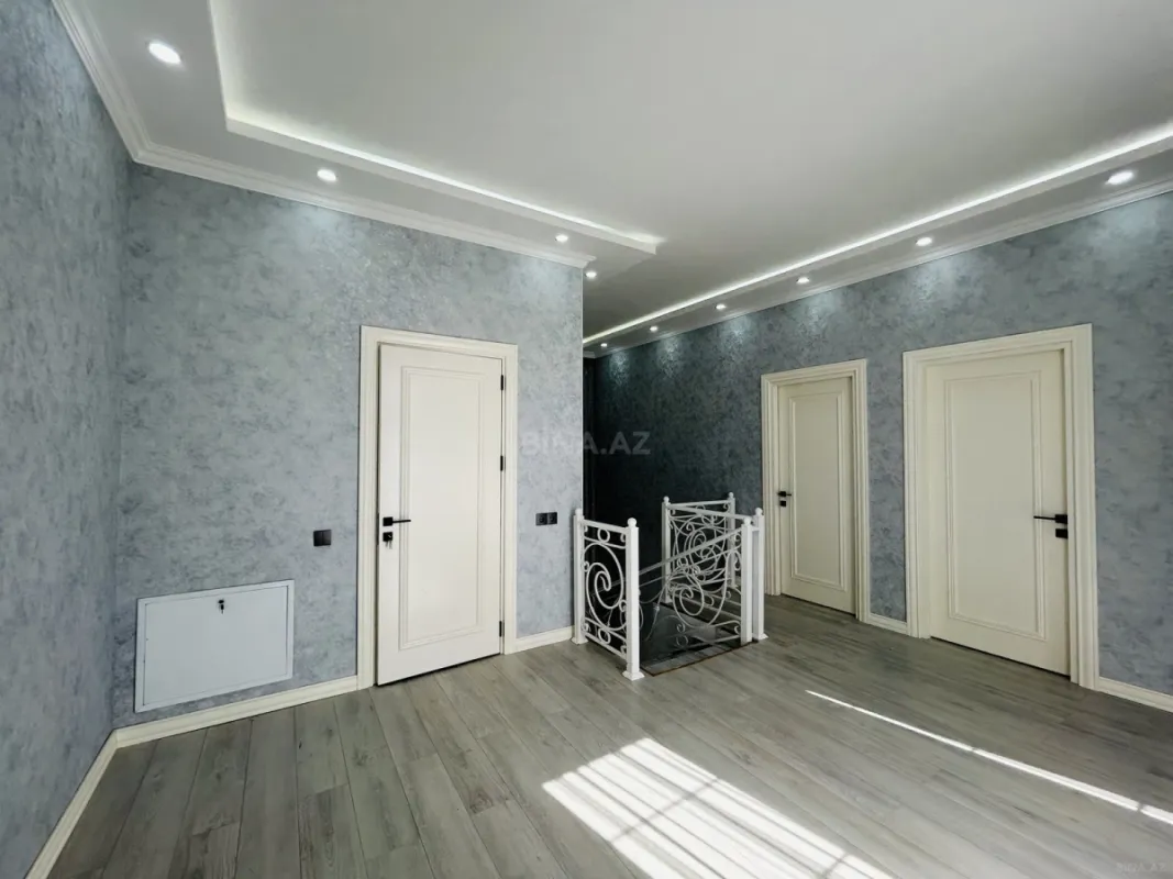 Satılır 5 otaqlı həyət evi 300 m²