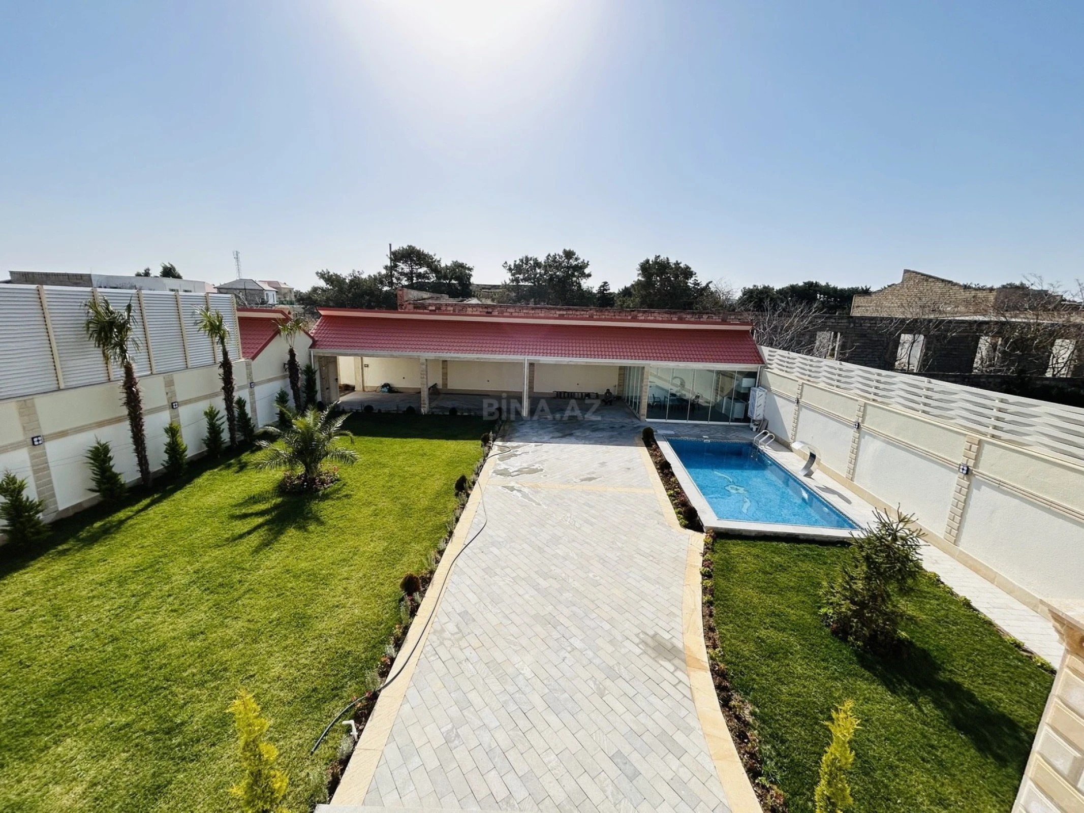Satılır 5 otaqlı həyət evi 300 m²