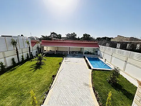 Satılır 5 otaqlı həyət evi 300 m²