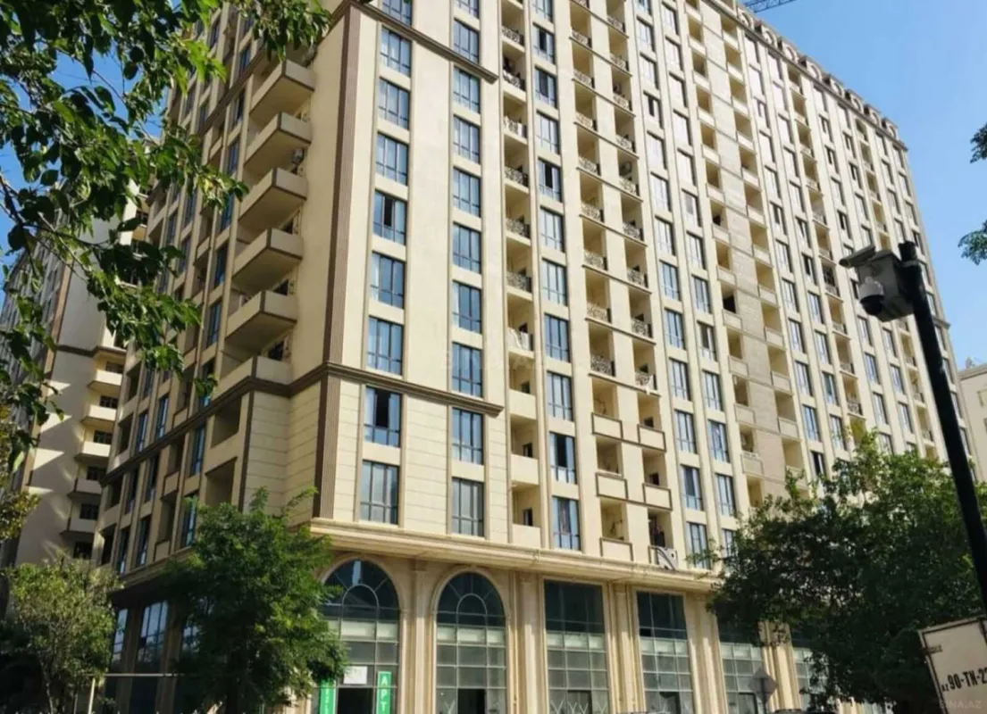 Satılır 4 otaqlı mənzil 233 m²