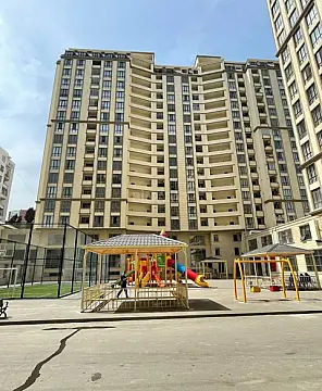 Satılır 4 otaqlı mənzil 233 m²