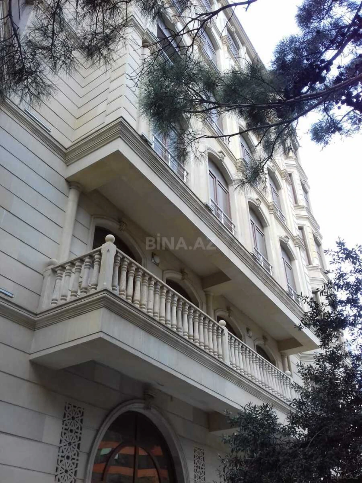 Satılır obyekt 125 m²