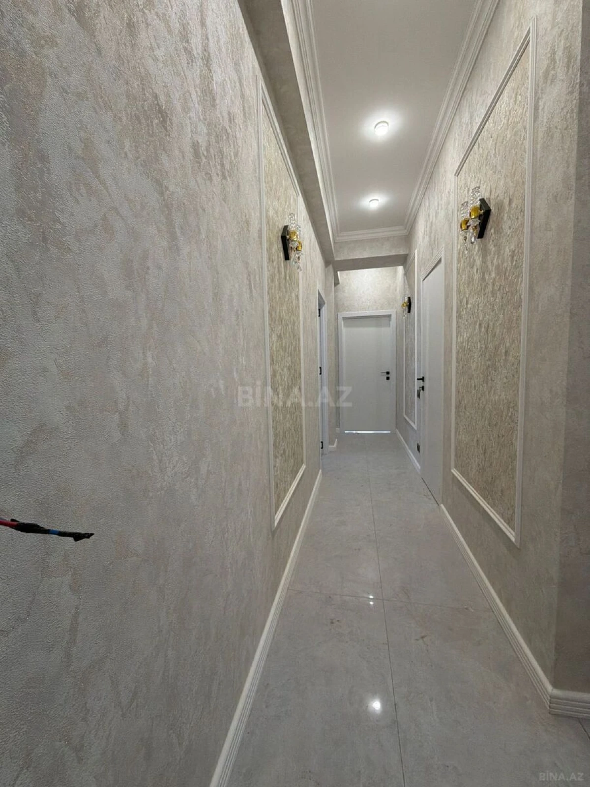 Satılır 2 otaqlı mənzil 79 m²