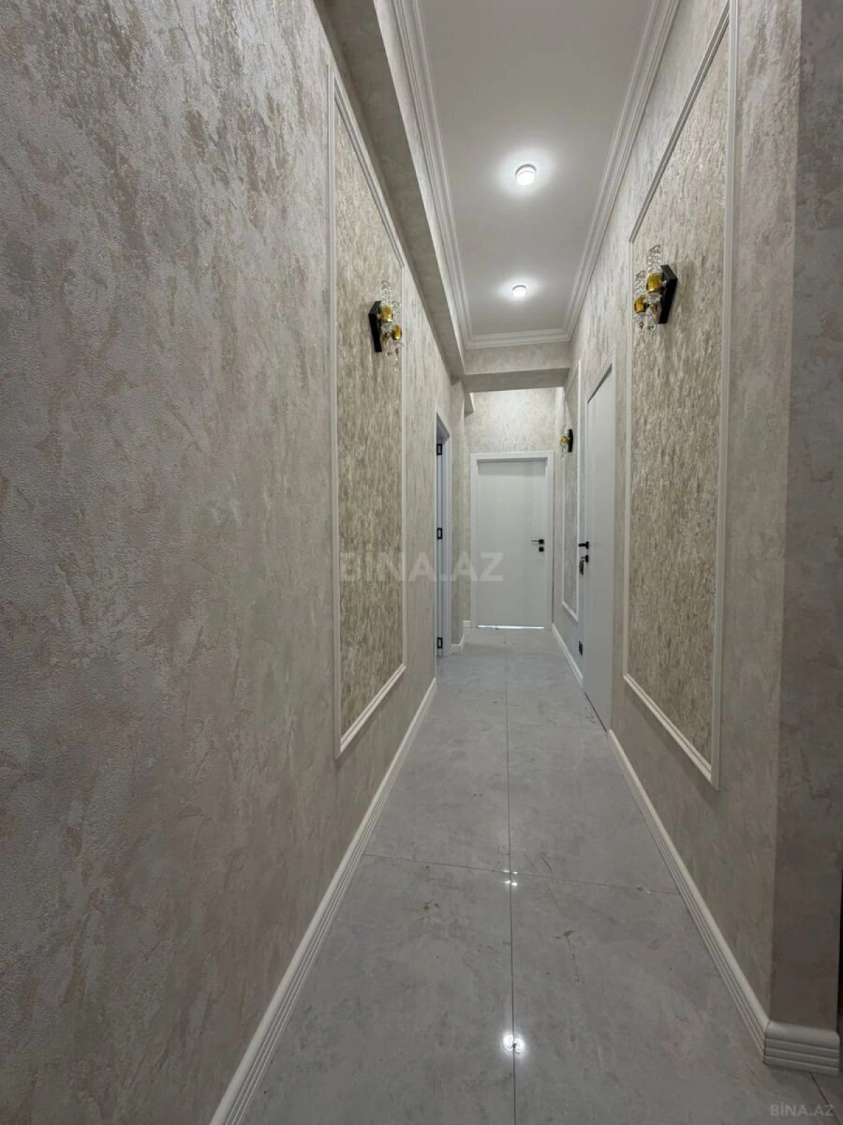 Satılır 2 otaqlı mənzil 79 m²