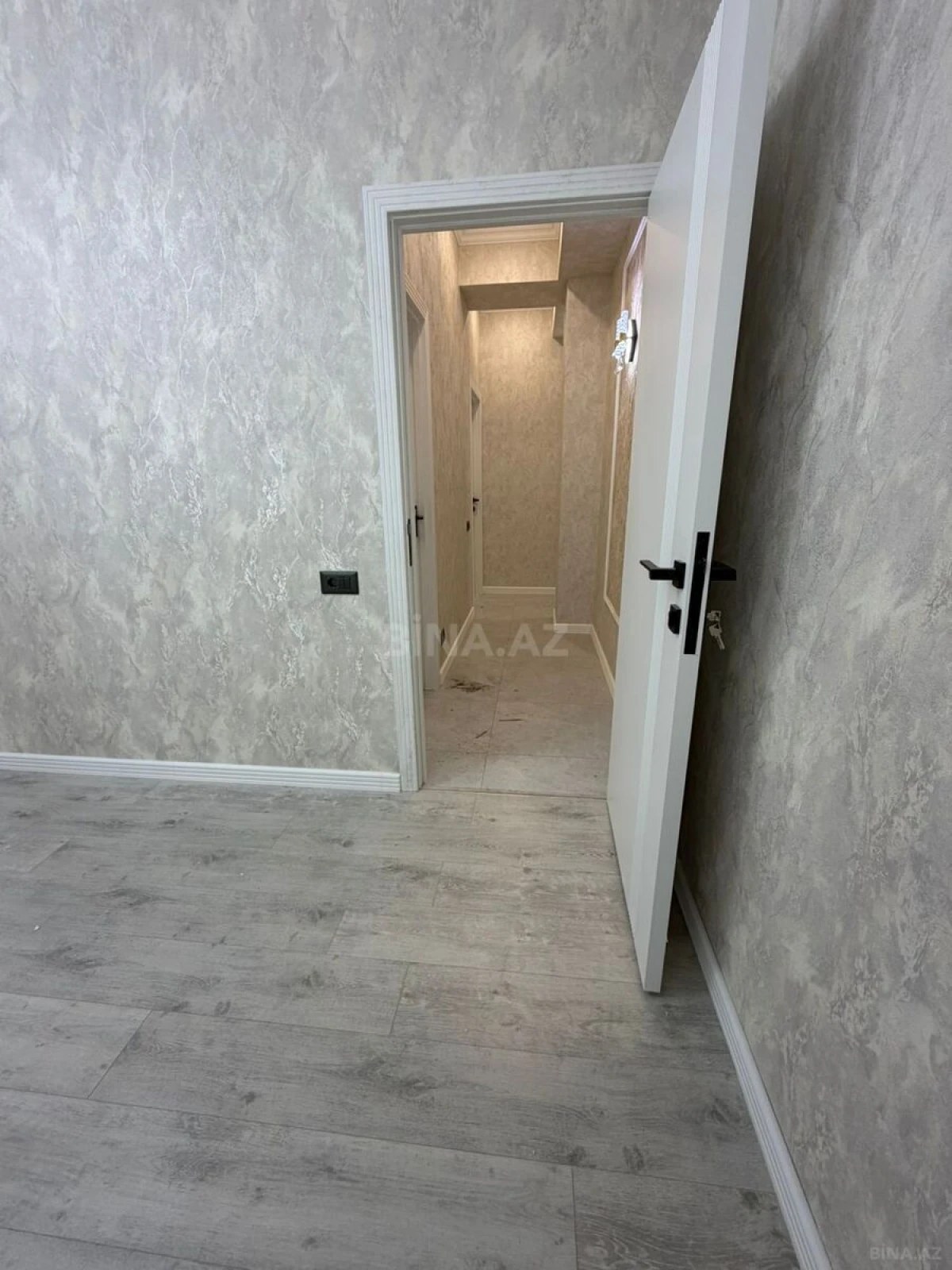 Satılır 2 otaqlı mənzil 79 m²