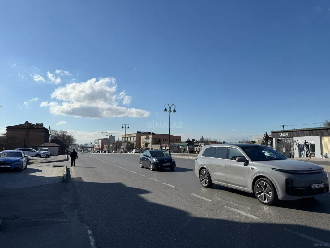 Kirayə verilir obyekt 2100 m²