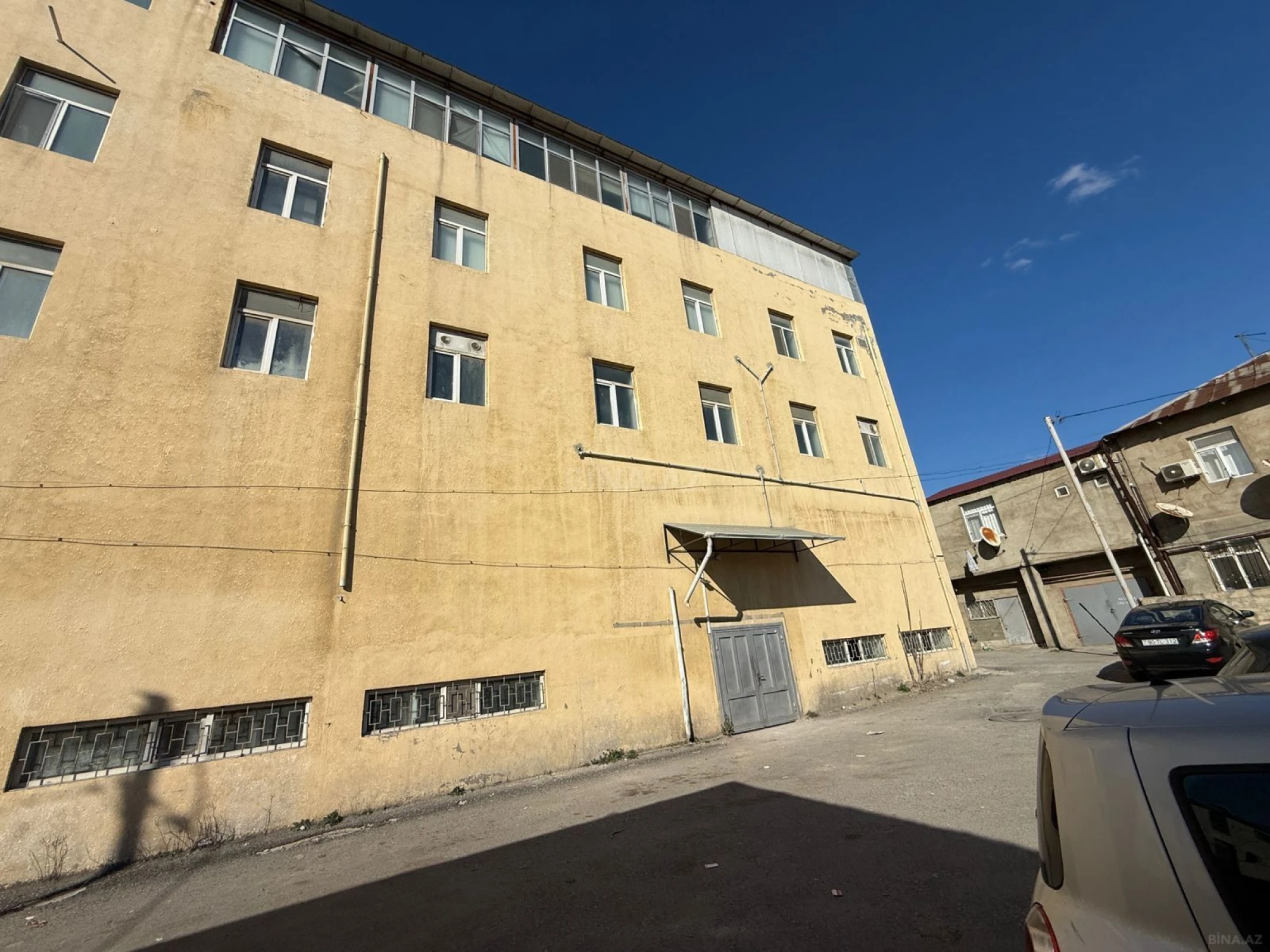 Kirayə verilir obyekt 2100 m²