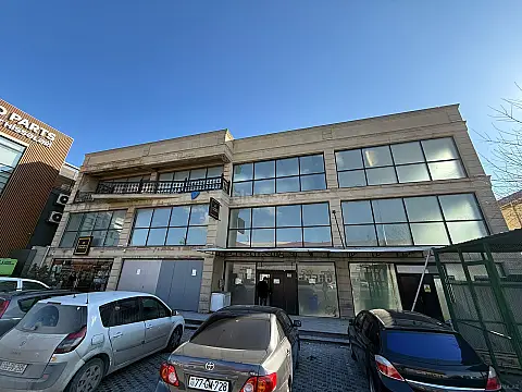 Kirayə verilir obyekt 2100 m²