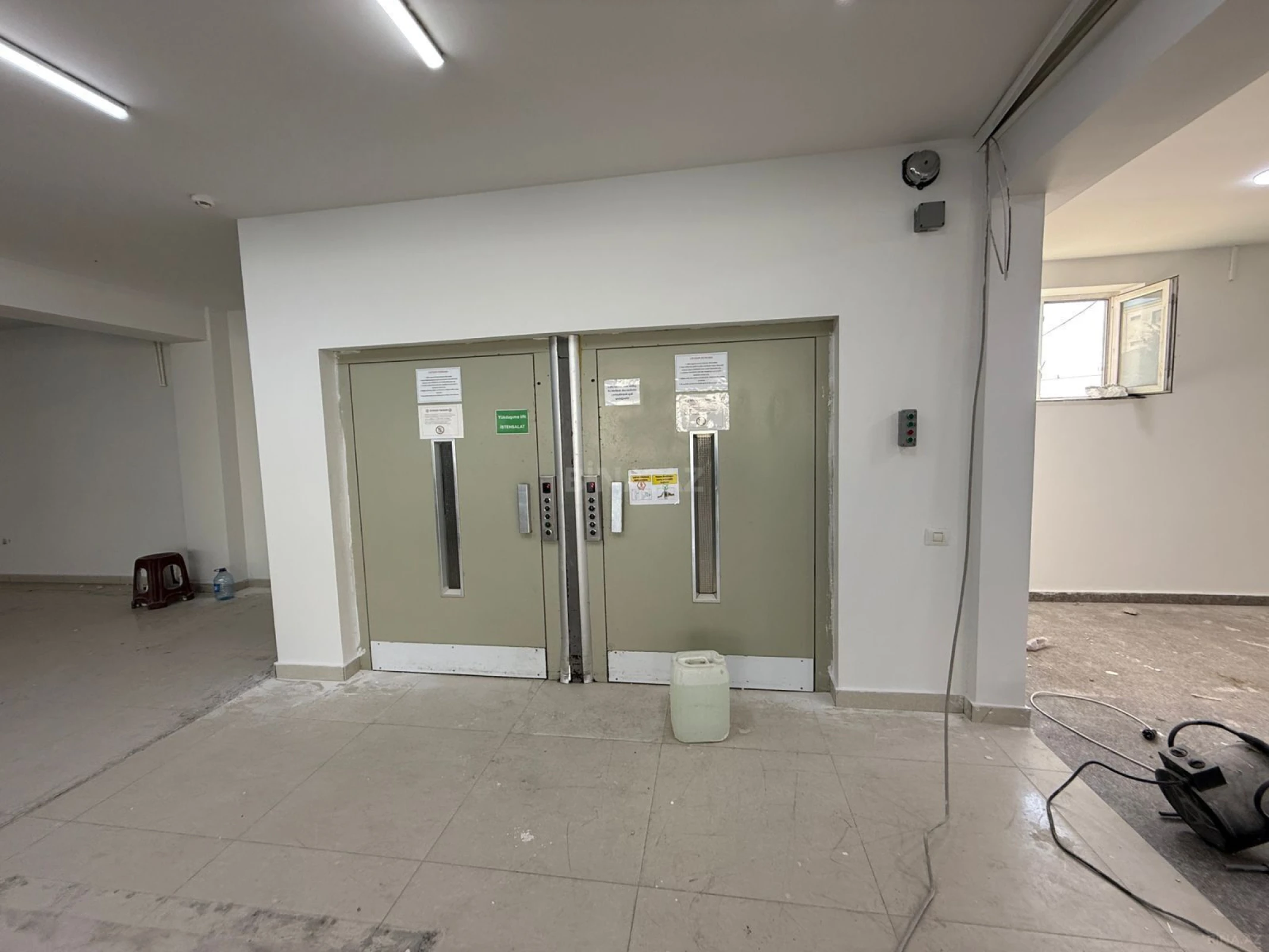 Kirayə verilir obyekt 2100 m²