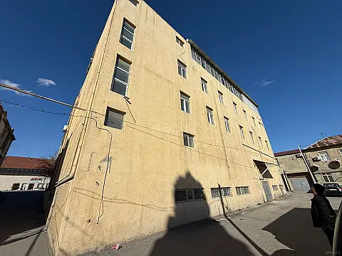 Kirayə verilir obyekt 2100 m²