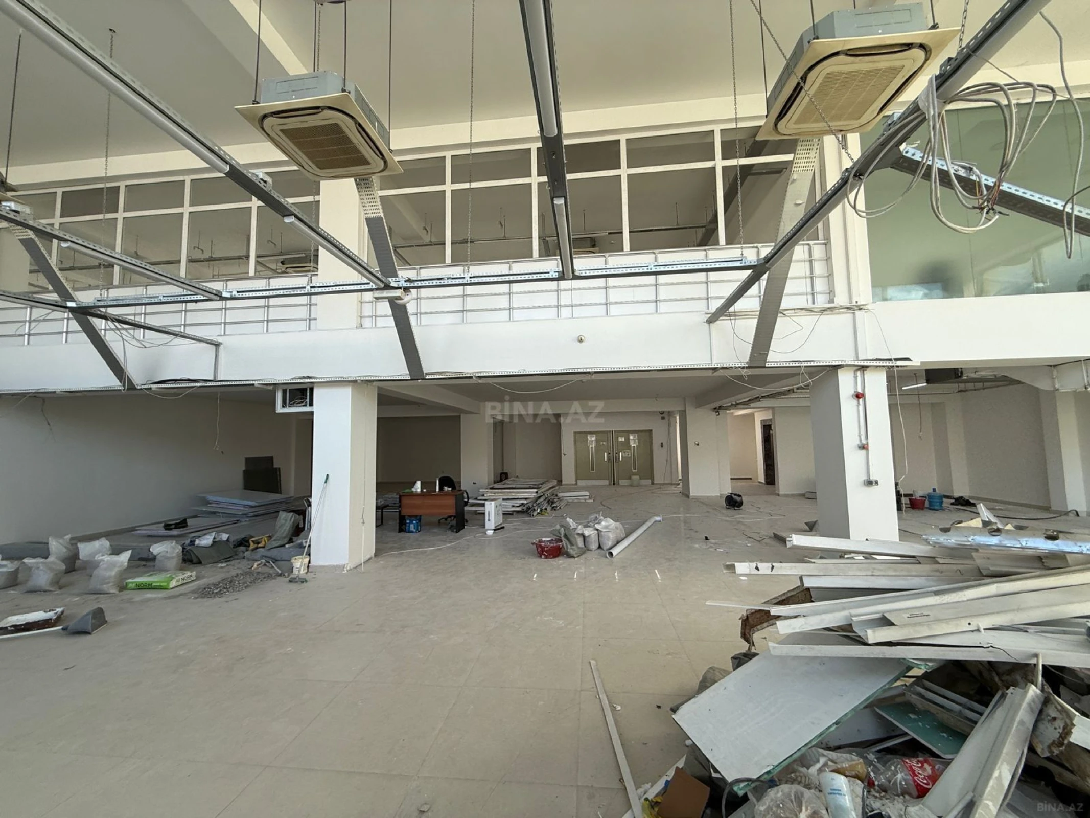 Kirayə verilir obyekt 2100 m²