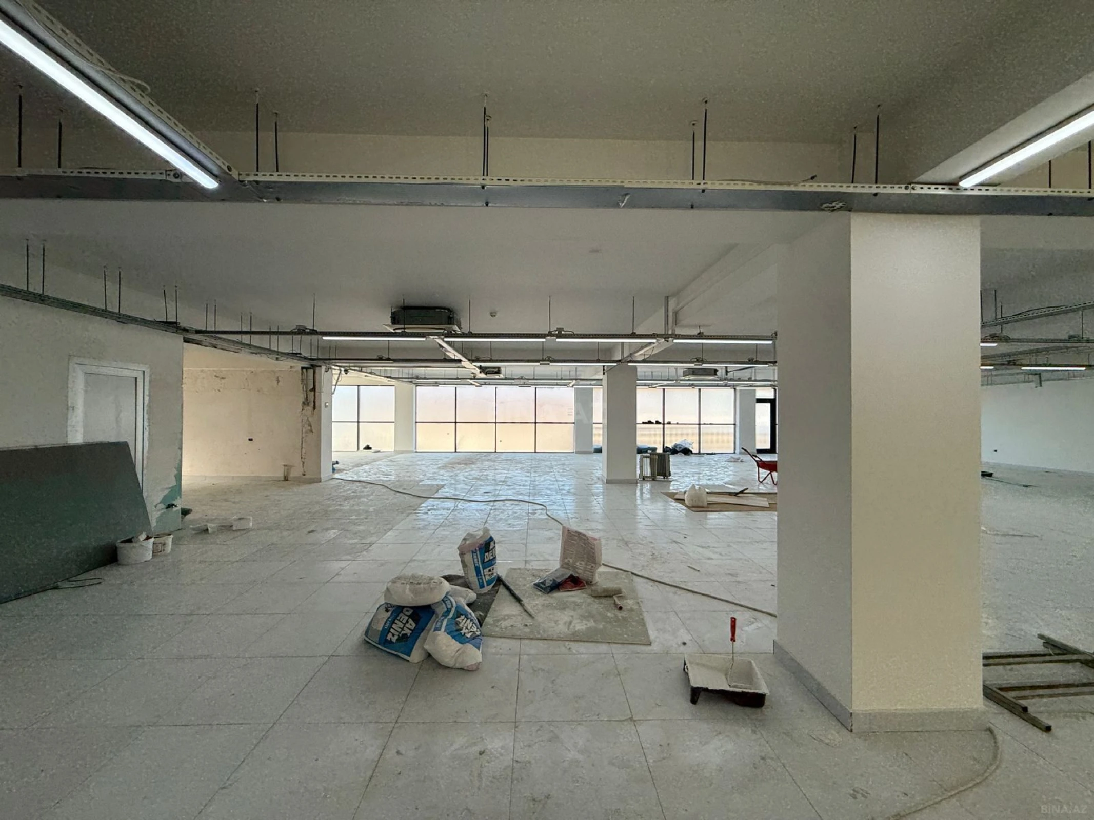 Kirayə verilir obyekt 2100 m²