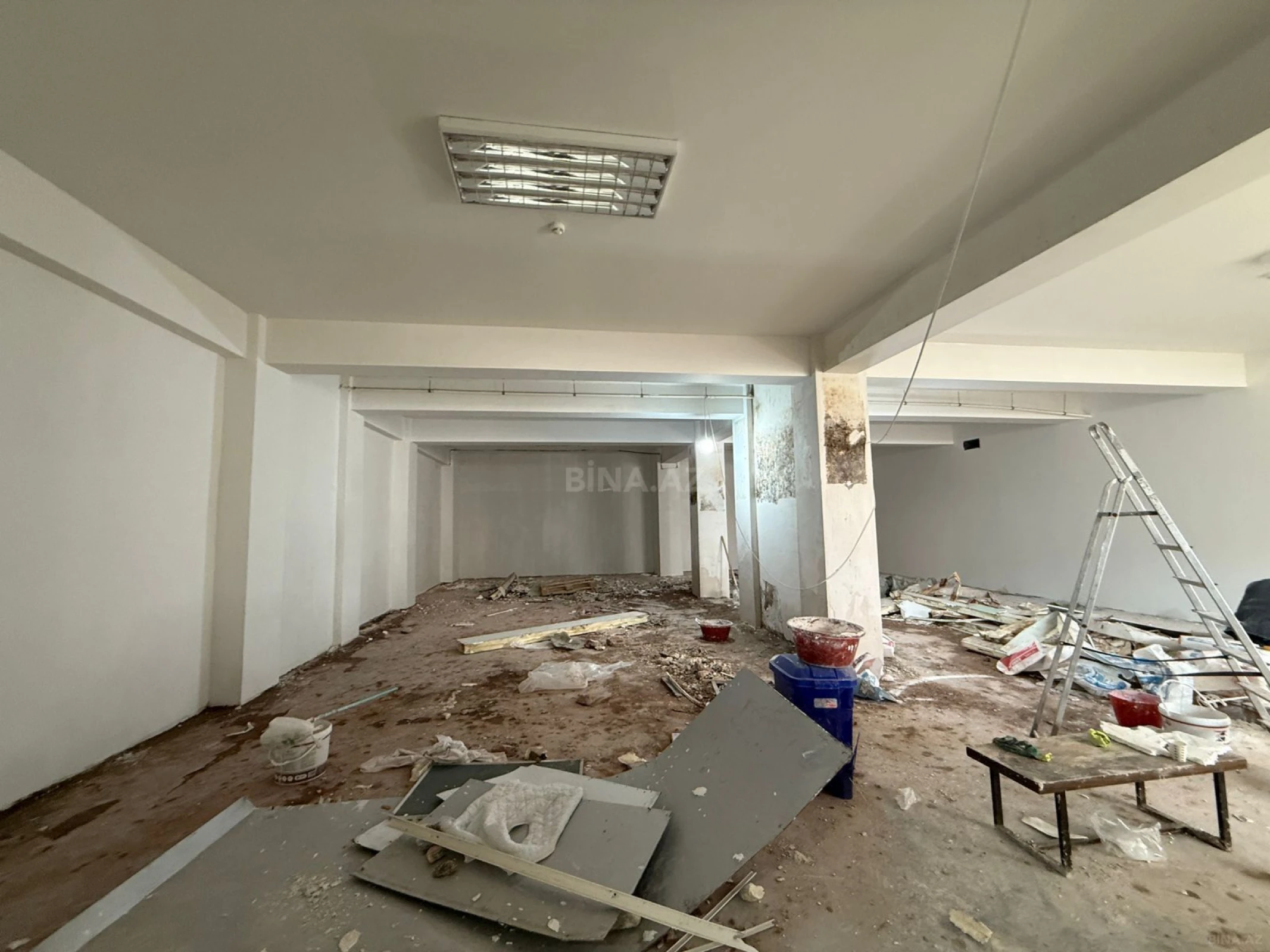 Kirayə verilir obyekt 2100 m²