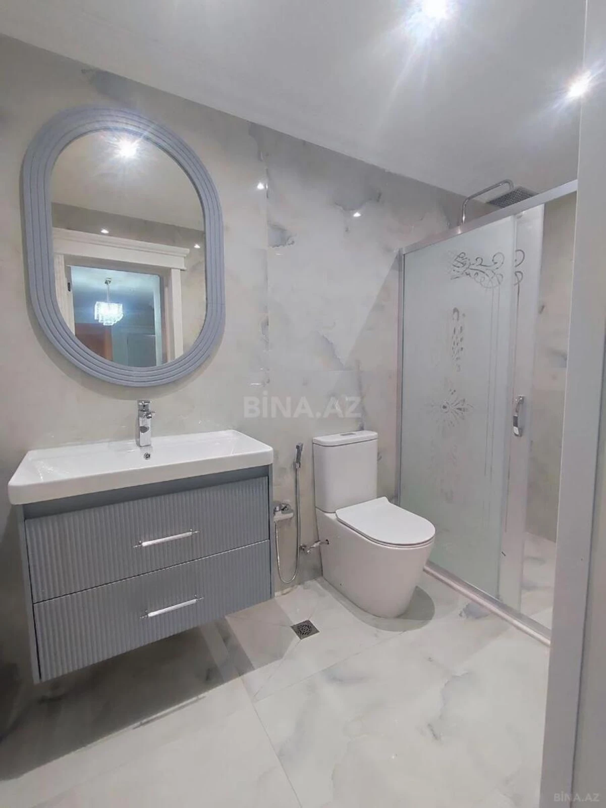 Satılır 4 otaqlı mənzil 130 m²