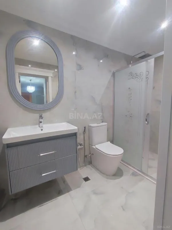 Satılır 4 otaqlı mənzil 130 m²