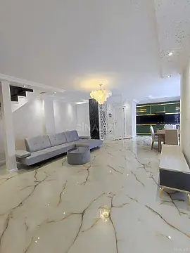 Satılır 4 otaqlı mənzil 130 m²