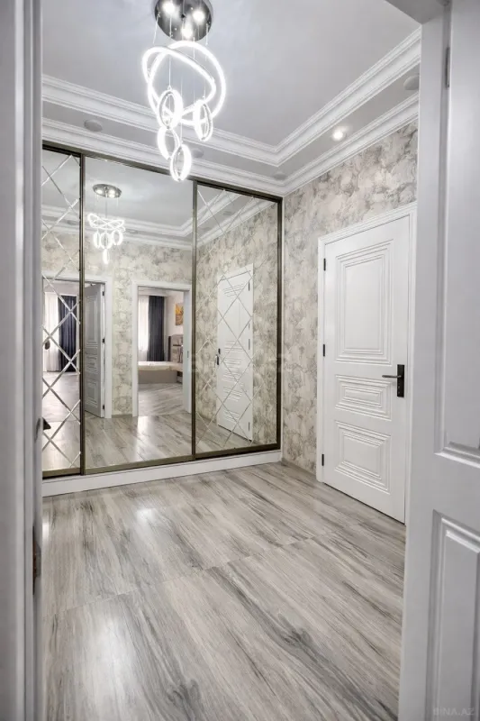 Satılır 2 otaqlı mənzil 67 m²