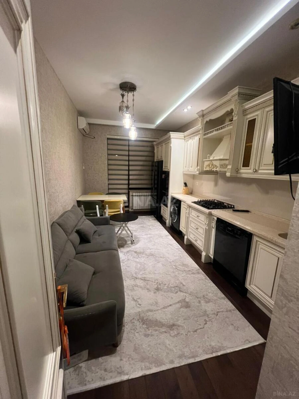 Satılır 2 otaqlı mənzil 107 m²