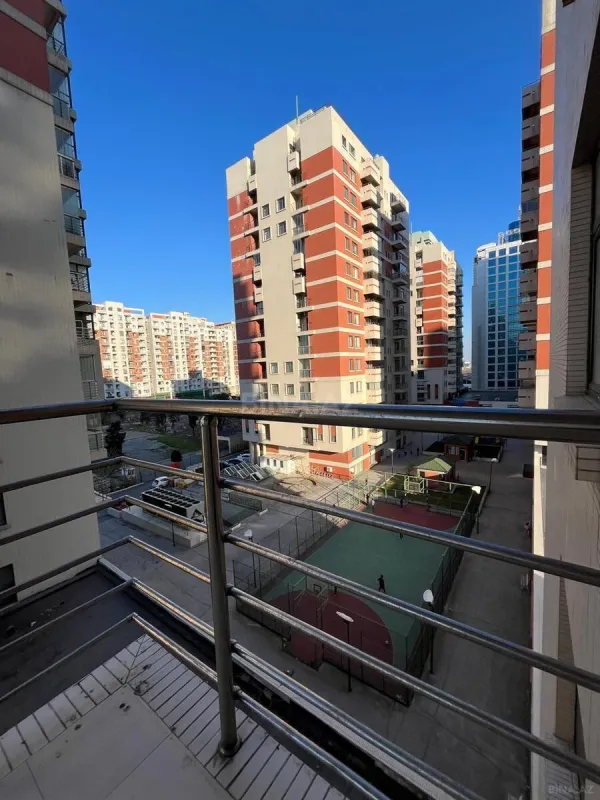 Kirayə verilir 3 otaqlı mənzil 145 m²