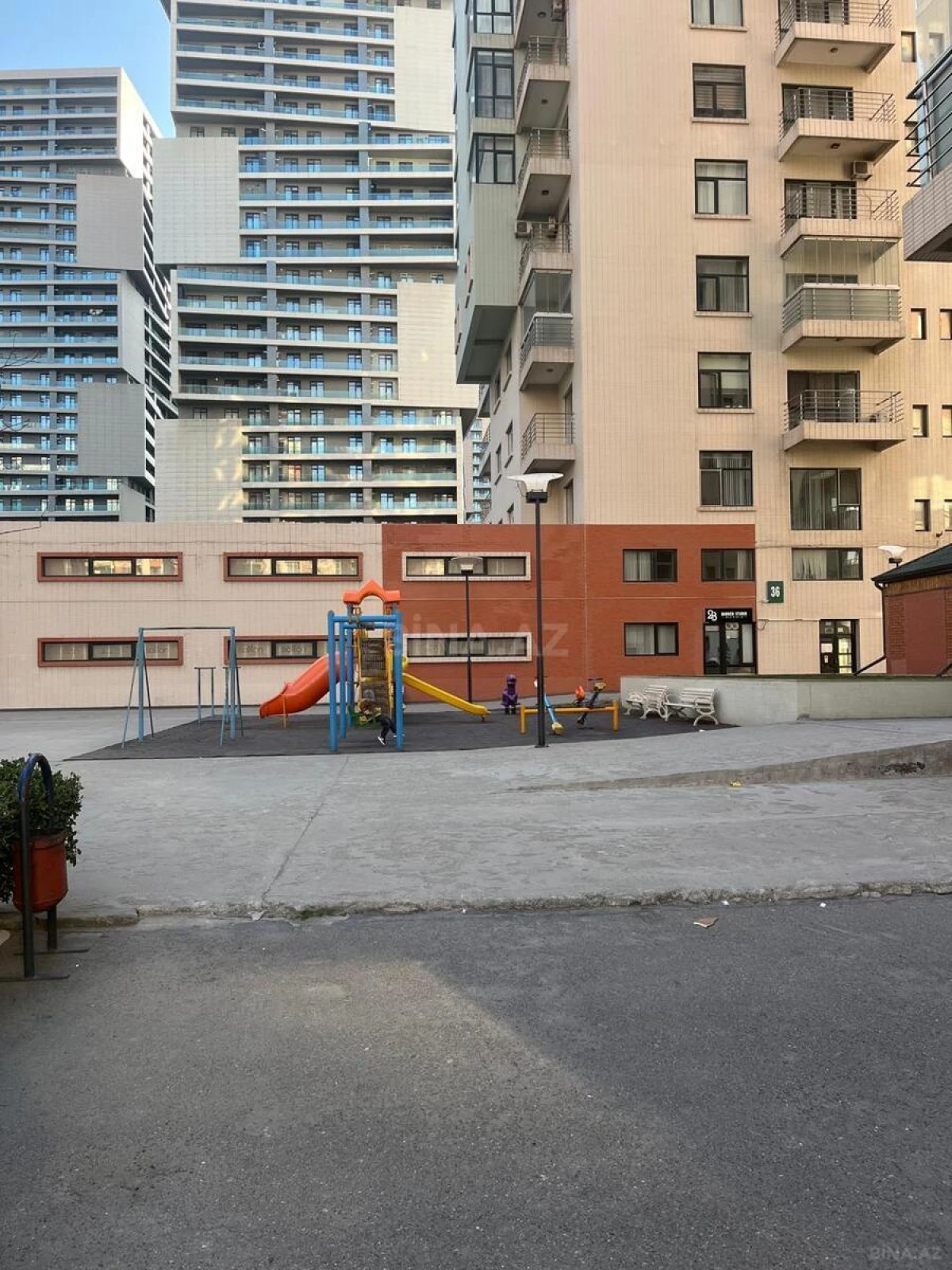 Kirayə verilir 3 otaqlı mənzil 145 m²