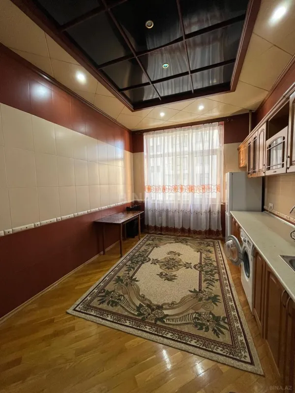 Kirayə verilir 3 otaqlı mənzil 145 m²