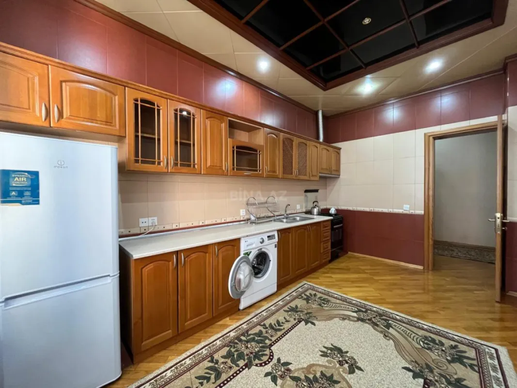 Kirayə verilir 3 otaqlı mənzil 145 m²