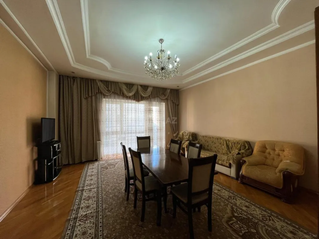 Kirayə verilir 3 otaqlı mənzil 145 m²