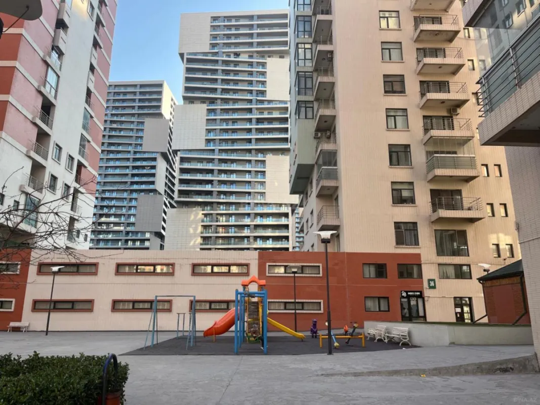 Kirayə verilir 3 otaqlı mənzil 145 m²