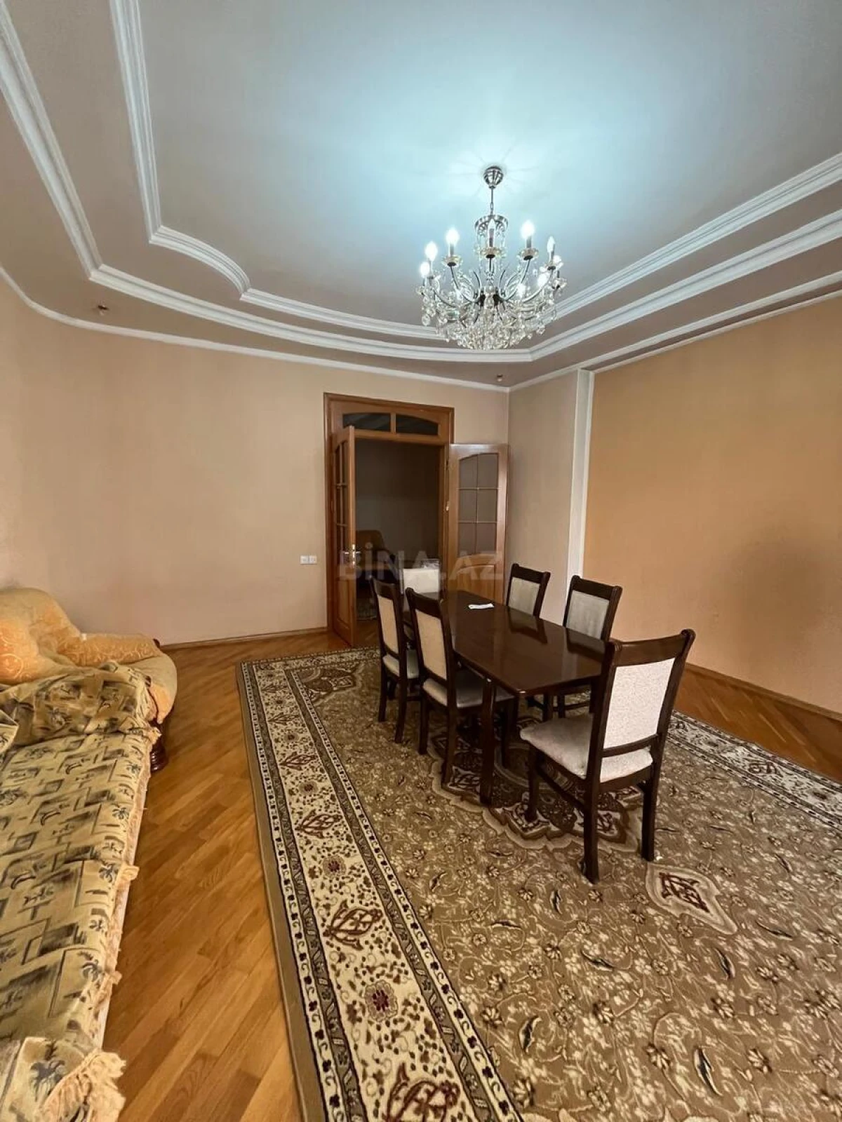 Kirayə verilir 3 otaqlı mənzil 145 m²