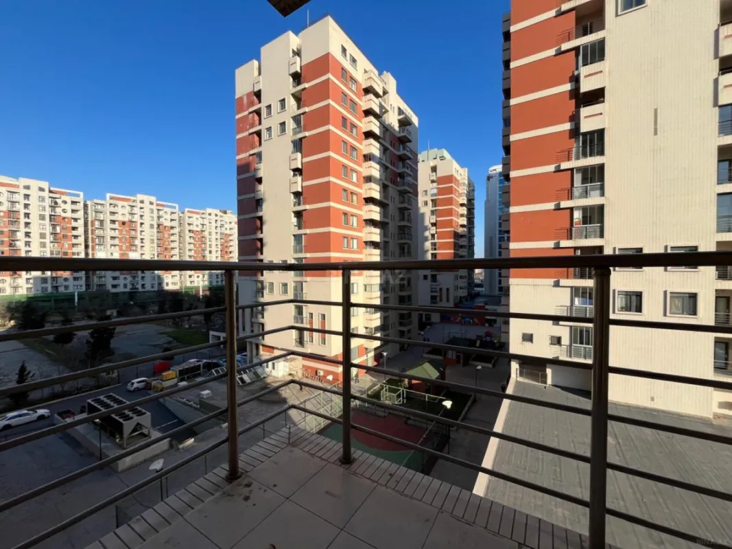Kirayə verilir 3 otaqlı mənzil 145 m²