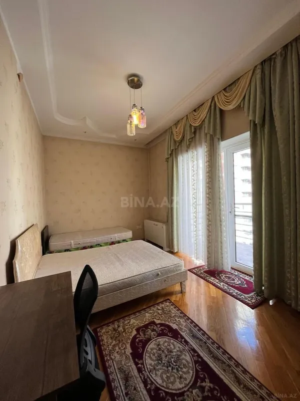 Kirayə verilir 3 otaqlı mənzil 145 m²
