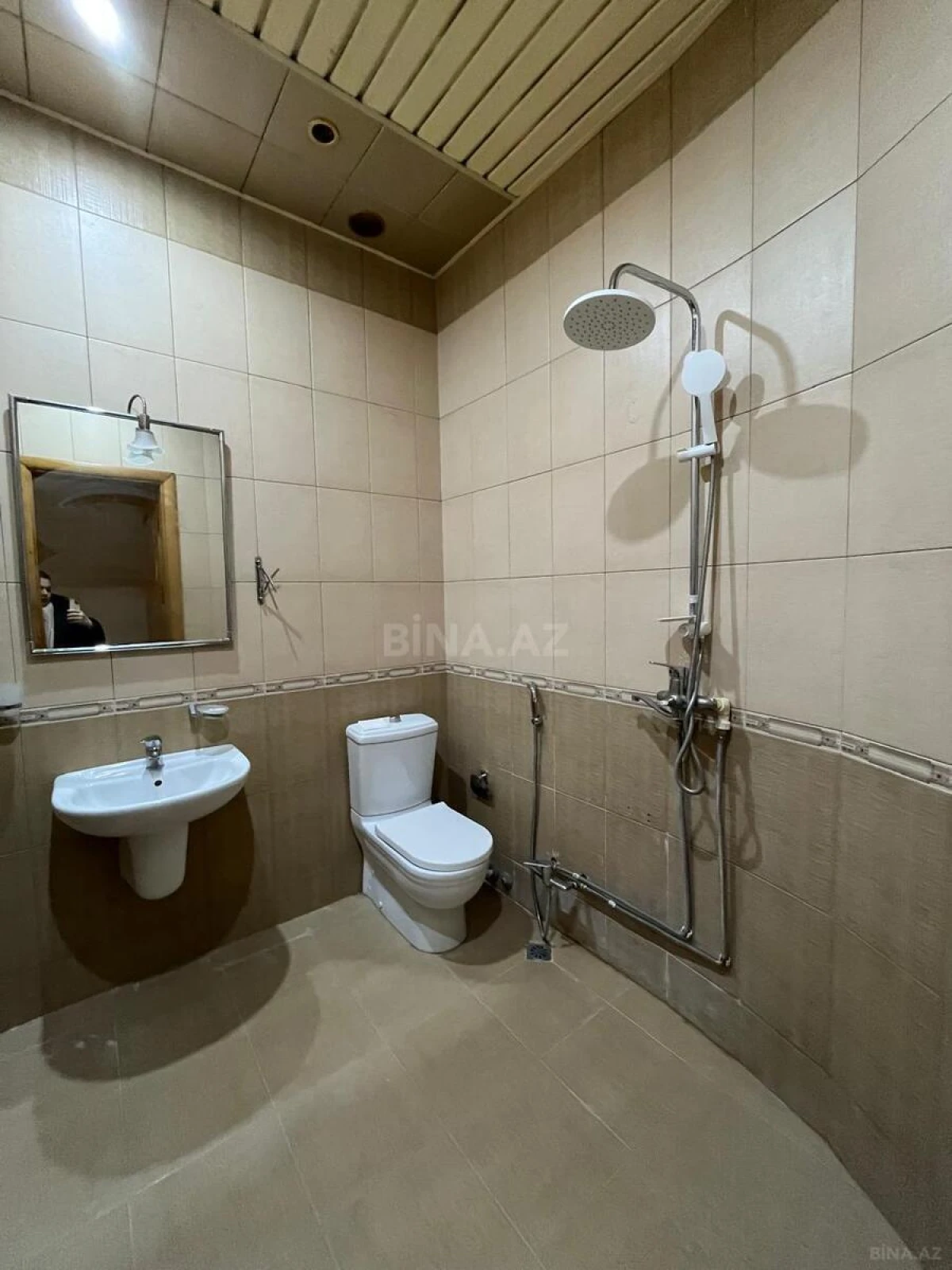 Kirayə verilir 3 otaqlı mənzil 145 m²