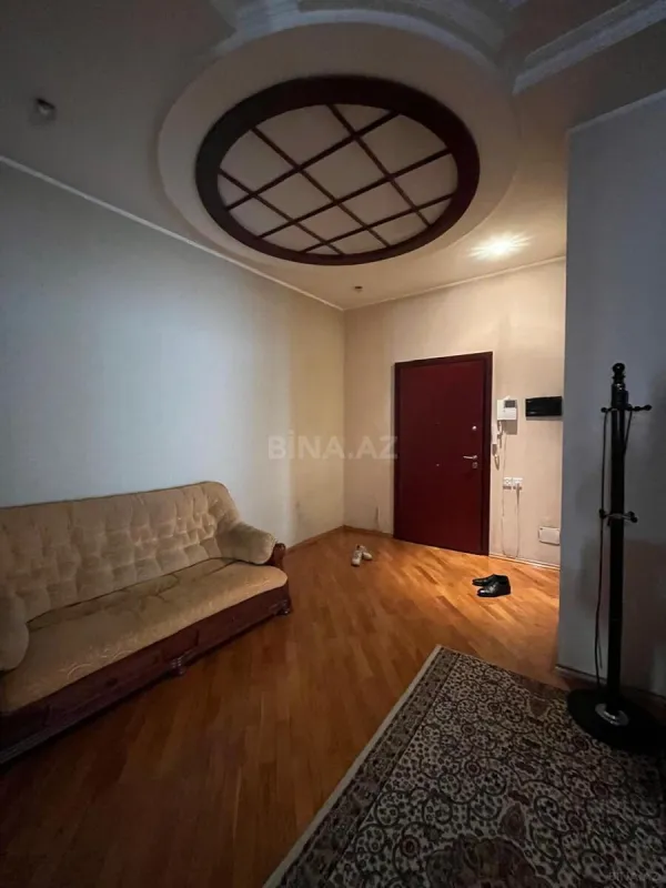 Kirayə verilir 3 otaqlı mənzil 145 m²