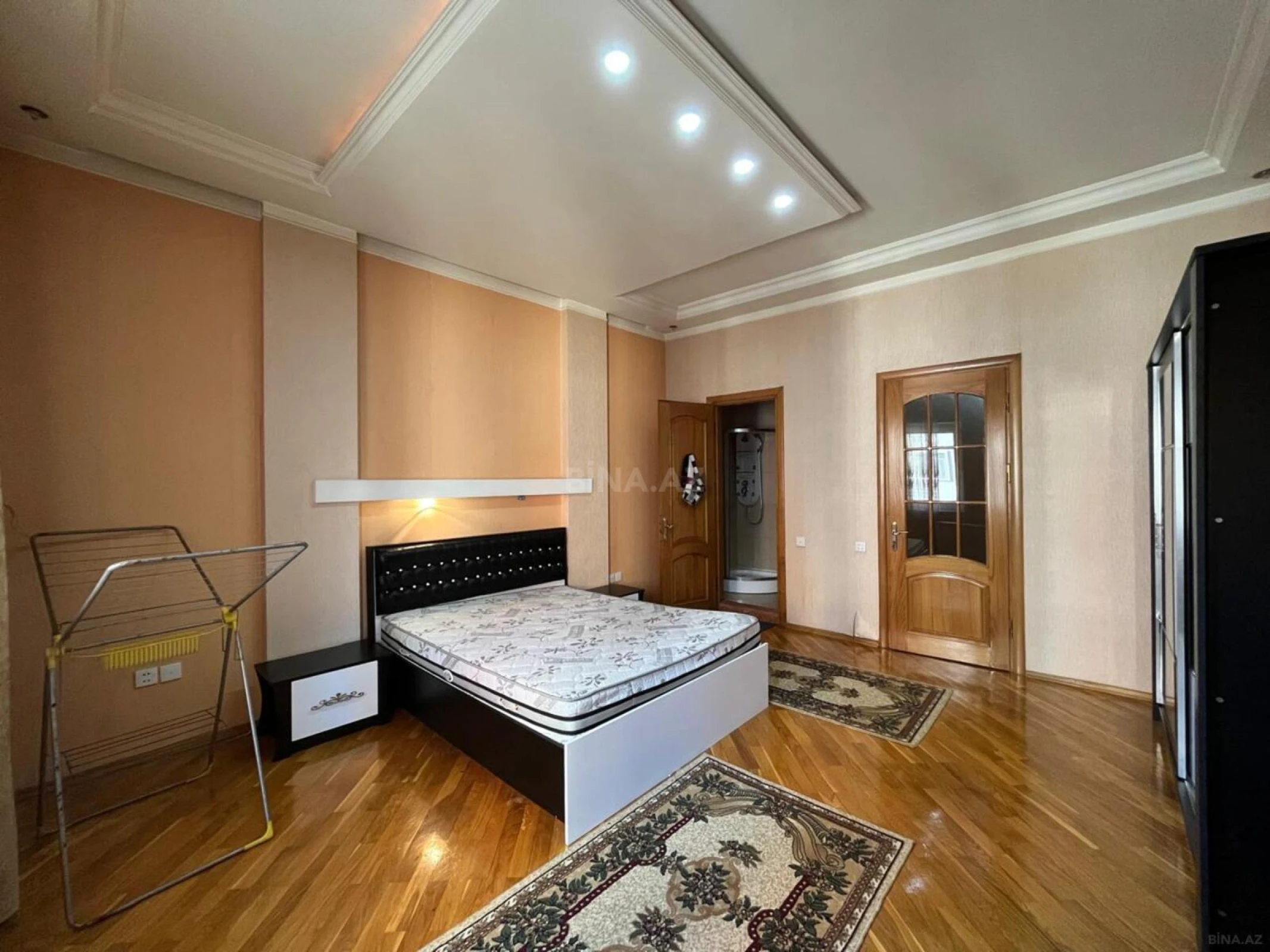 Kirayə verilir 3 otaqlı mənzil 145 m²